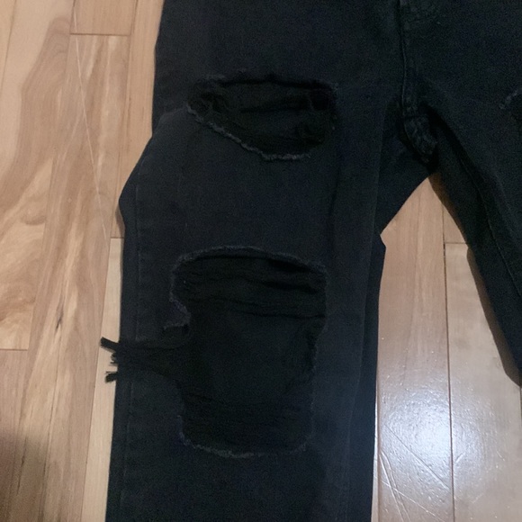 black mom ripped jeans - Picture 2 of 3